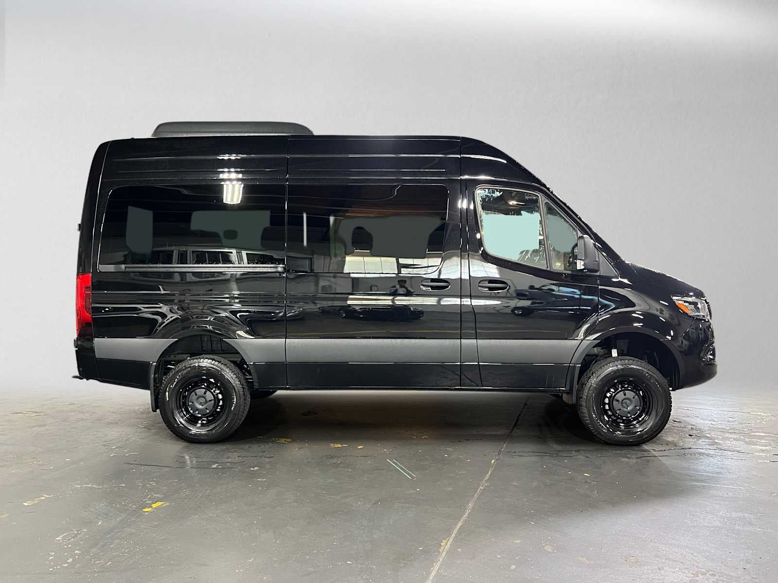 2026 Mercedes-Benz Sprinter Passenger 2500 Standard Roof I4 Diesel HO 144 AWD