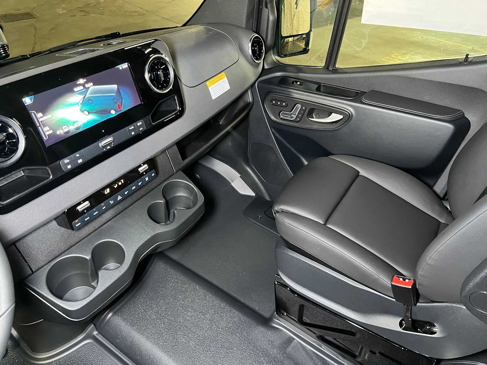 2026 Mercedes-Benz Sprinter Passenger 2500 Standard Roof I4 Diesel HO 144 AWD