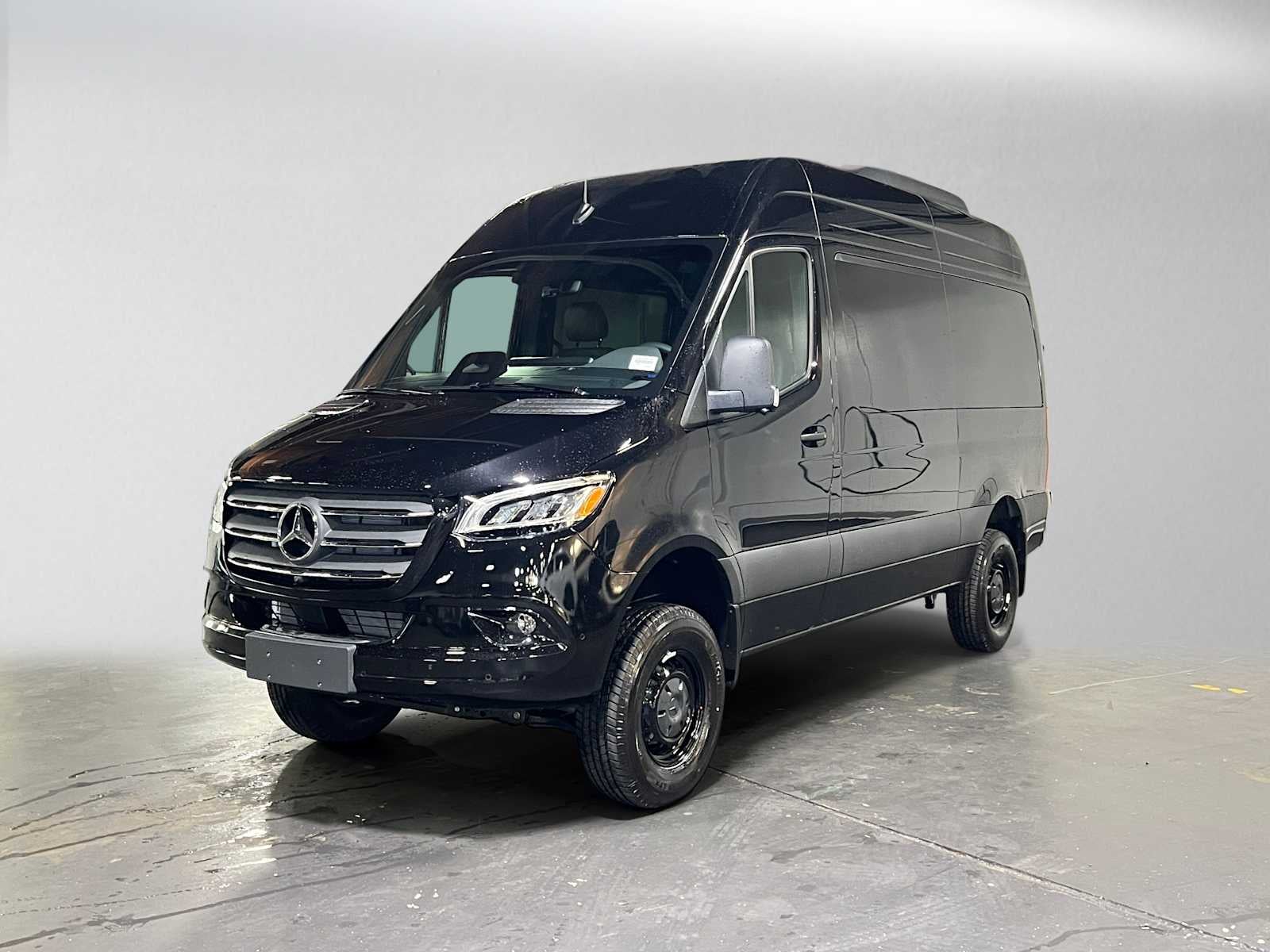 2026 Mercedes-Benz Sprinter Passenger 2500 Standard Roof I4 Diesel HO 144 AWD