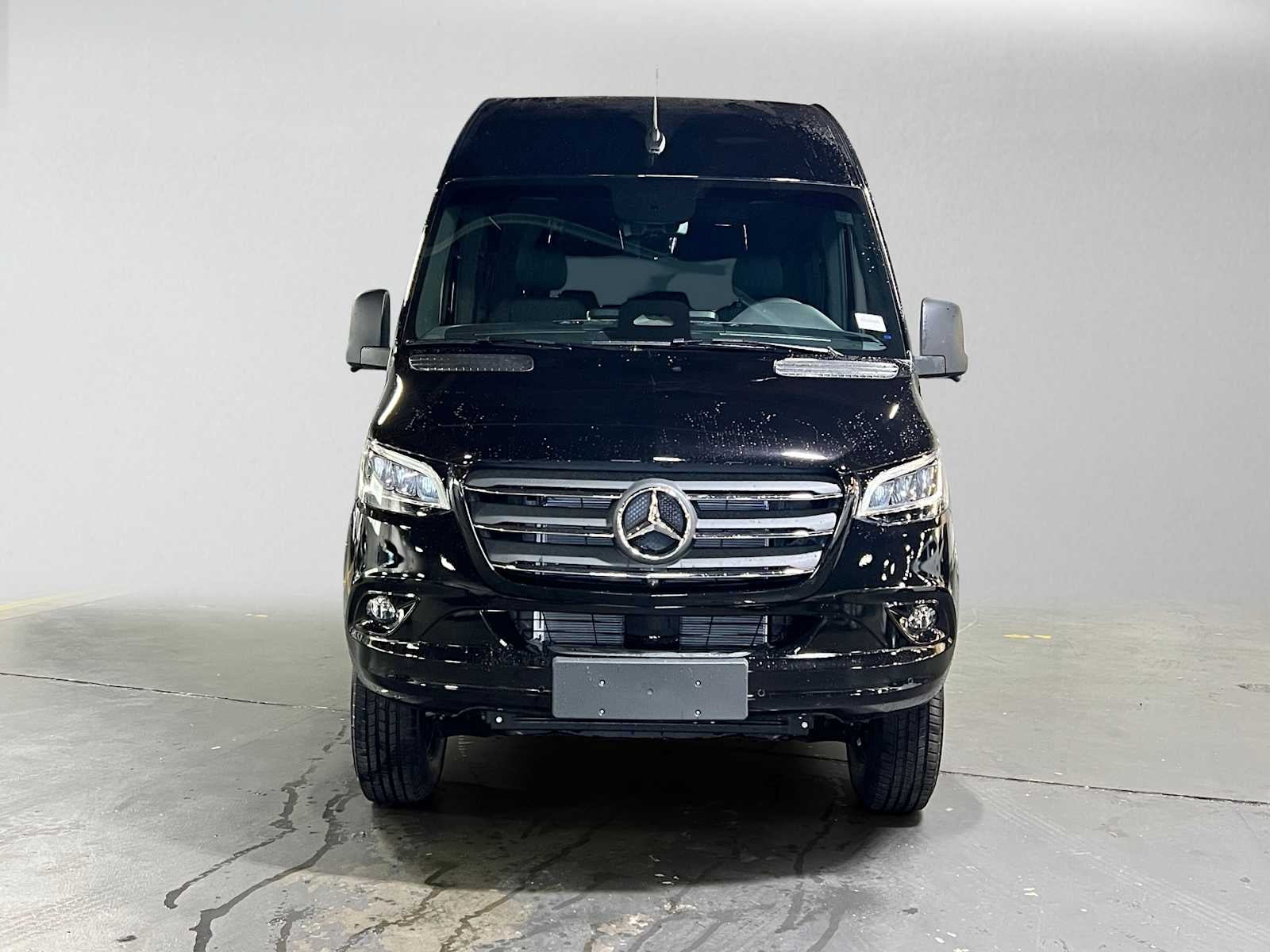 2026 Mercedes-Benz Sprinter Passenger 2500 Standard Roof I4 Diesel HO 144 AWD