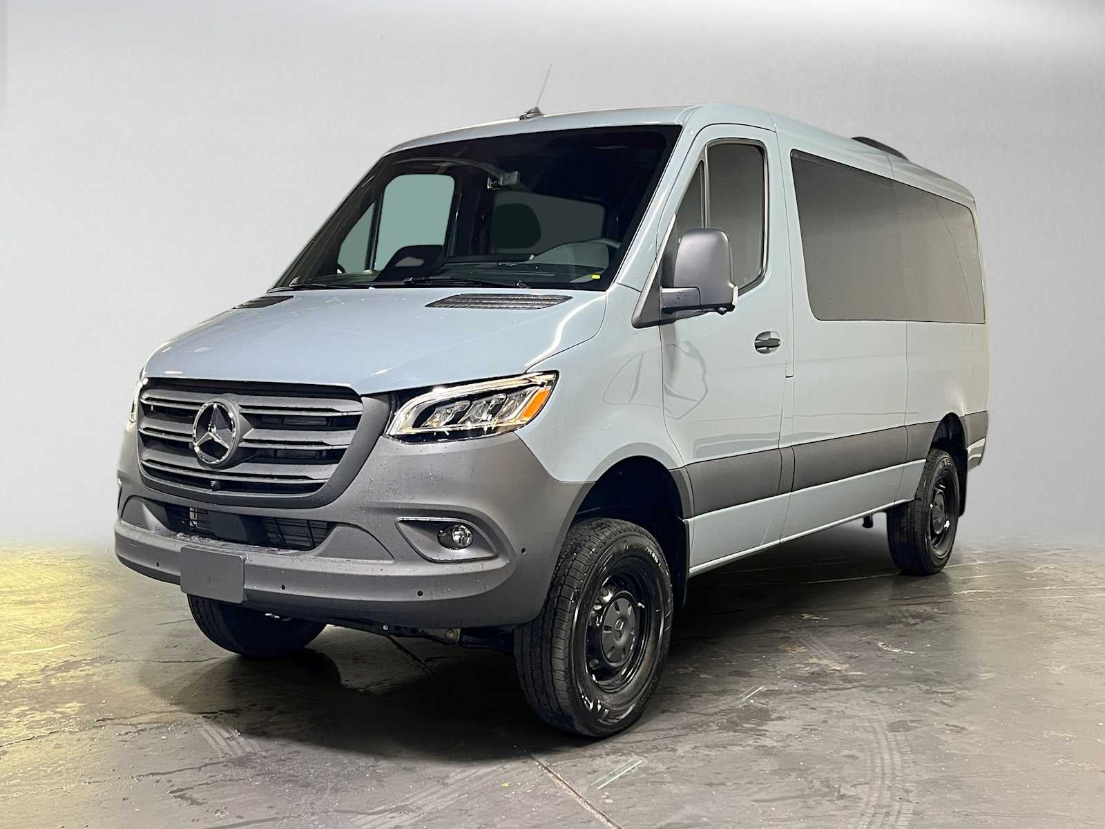 2026 Mercedes-Benz Sprinter Passenger 2500 Standard Roof I4 Diesel HO 144 AWD