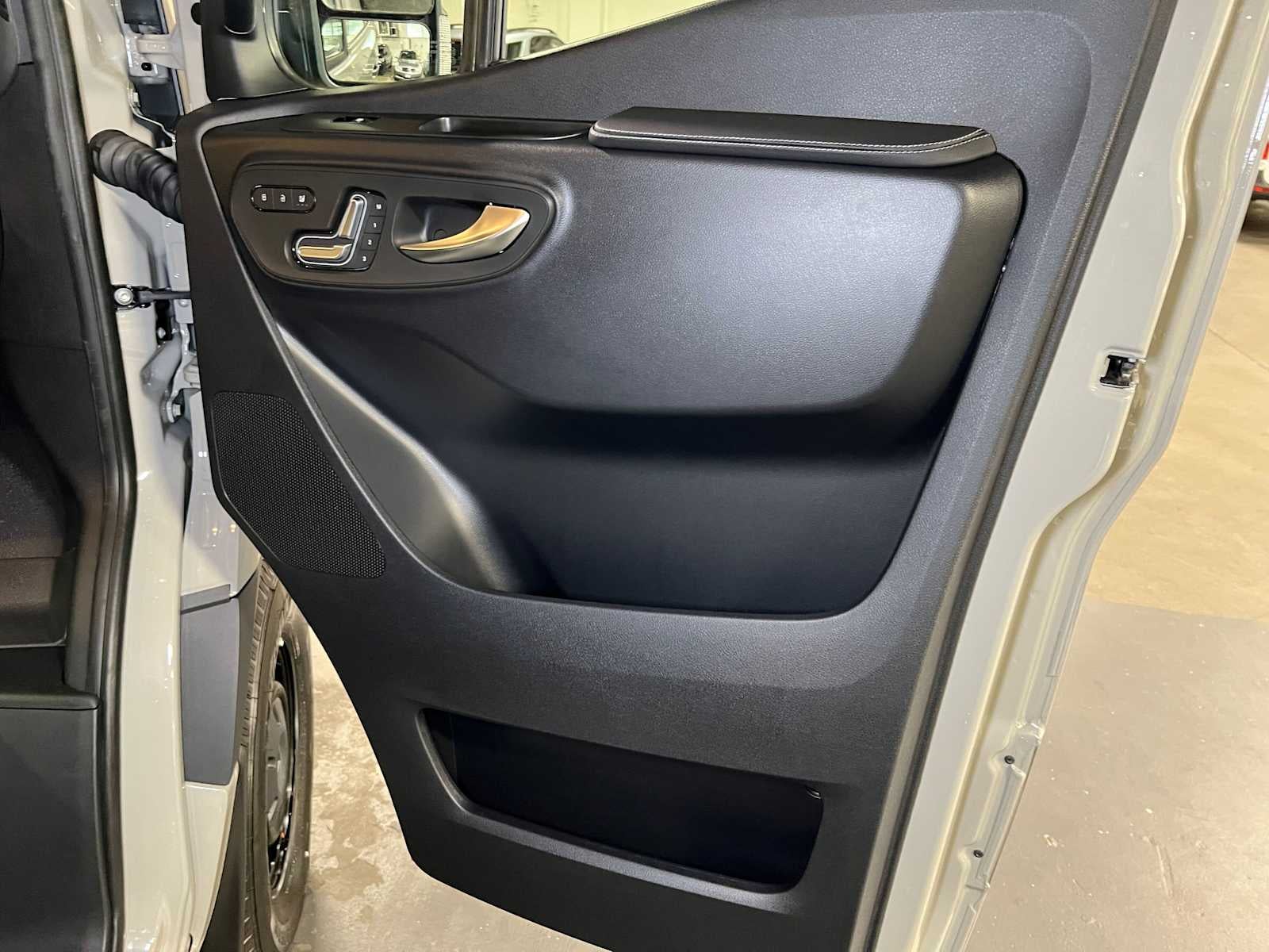 2026 Mercedes-Benz Sprinter Passenger Van 2500 Standard Roof I4 Diesel HO 144 AWD