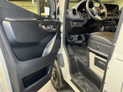 2026 Mercedes-Benz Sprinter Passenger Van 2500 Standard Roof I4 Diesel HO 144 AWD