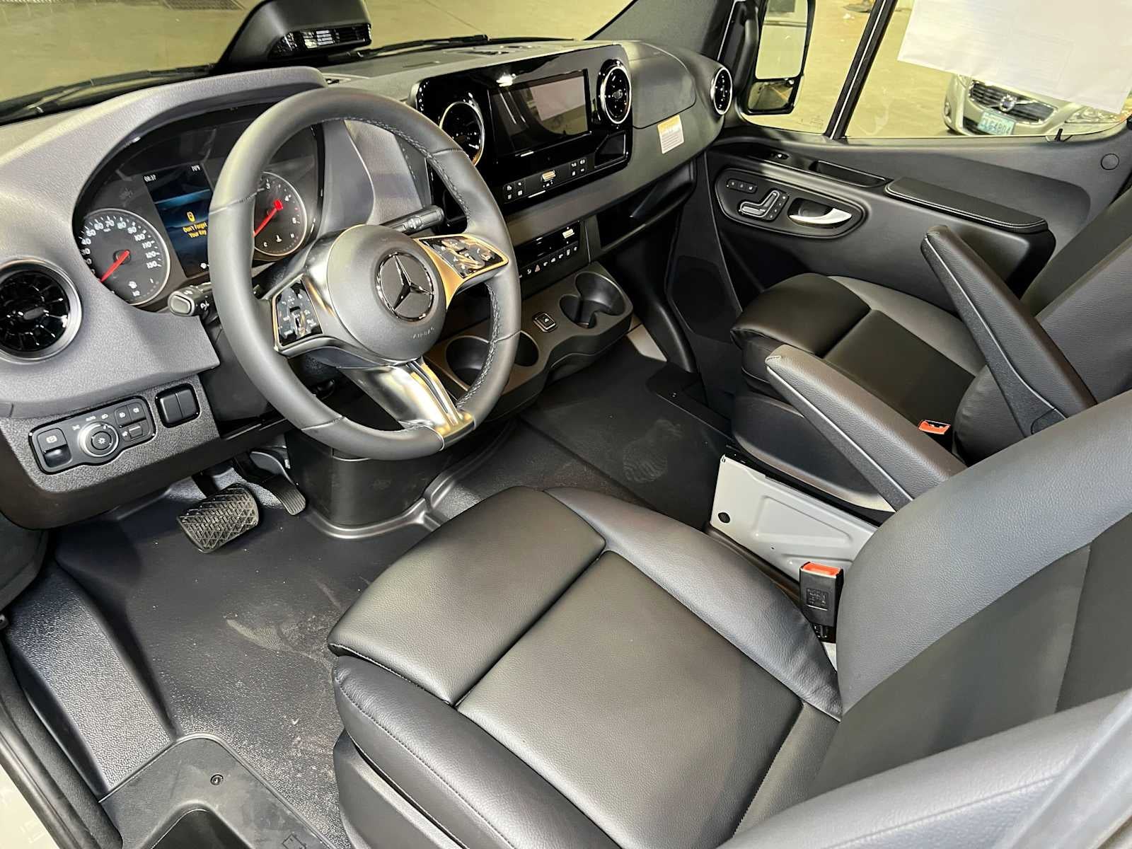 2026 Mercedes-Benz Sprinter Passenger Van 2500 Standard Roof I4 Diesel HO 144 AWD