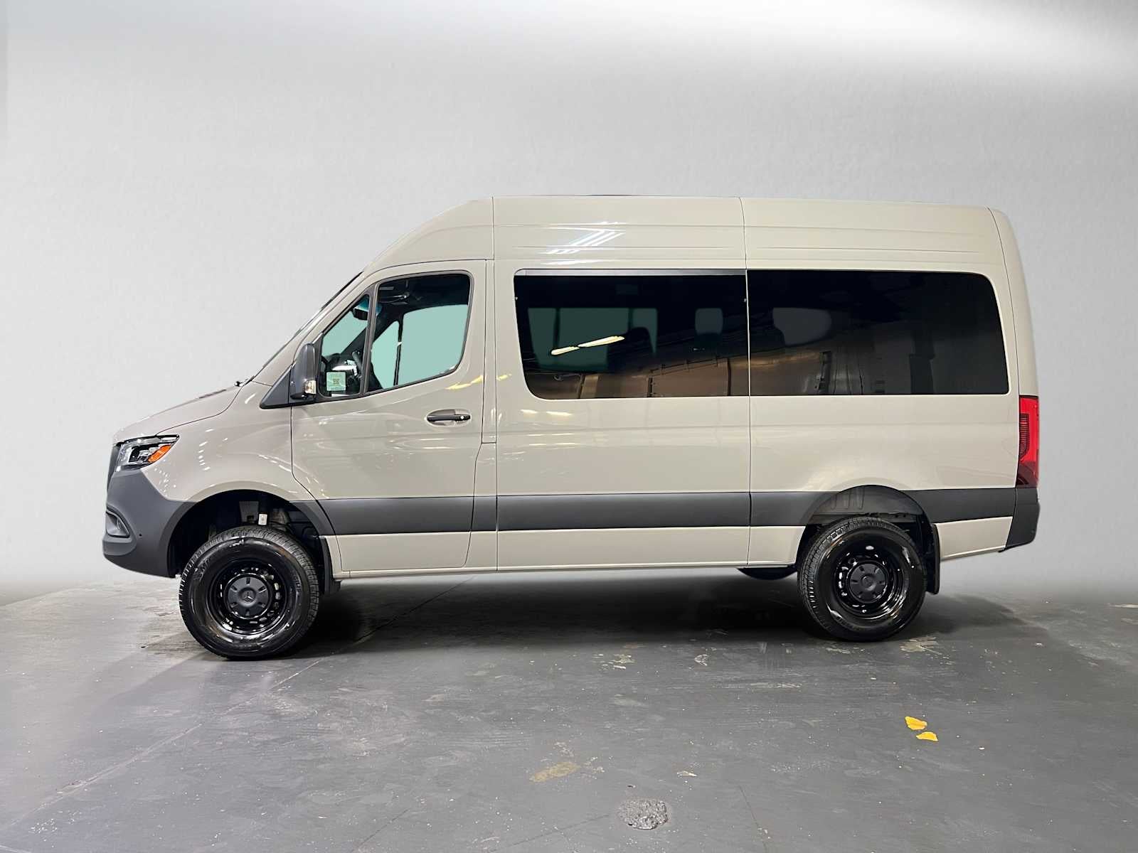 2026 Mercedes-Benz Sprinter Passenger Van 2500 Standard Roof I4 Diesel HO 144 AWD