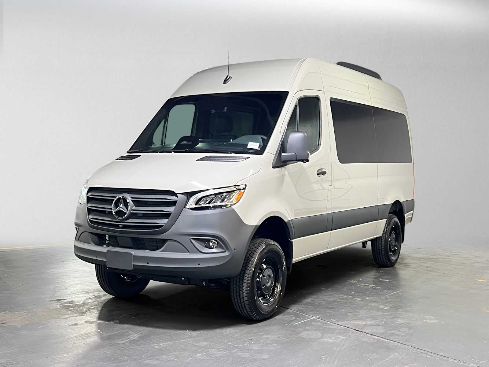 2026 Mercedes-Benz Sprinter Passenger Van 2500 Standard Roof I4 Diesel HO 144 AWD