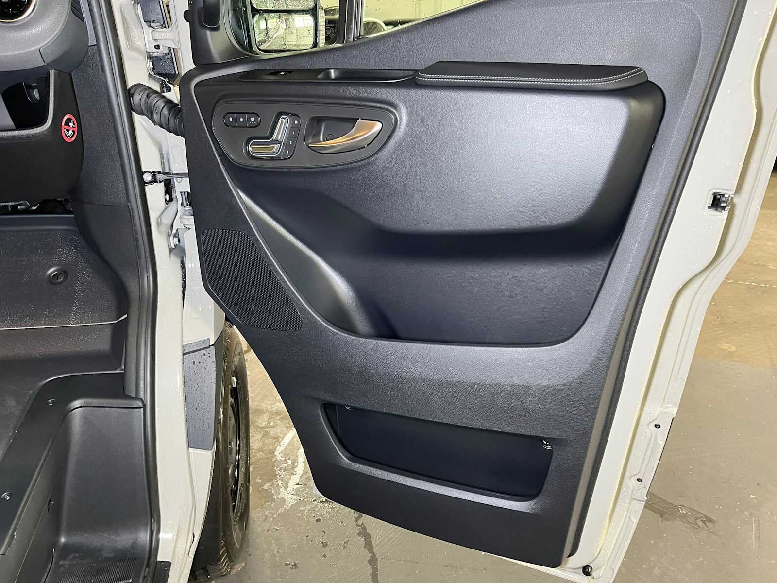 2026 Mercedes-Benz Sprinter Passenger 2500 Standard Roof I4 Diesel HO 144 AWD
