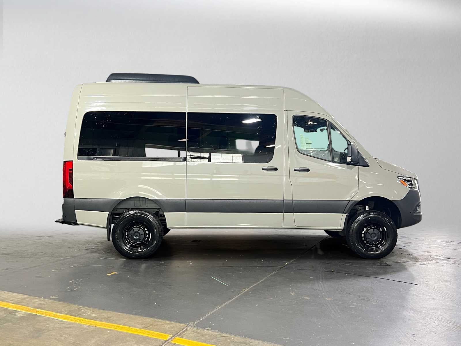 2026 Mercedes-Benz Sprinter Passenger 2500 Standard Roof I4 Diesel HO 144 AWD
