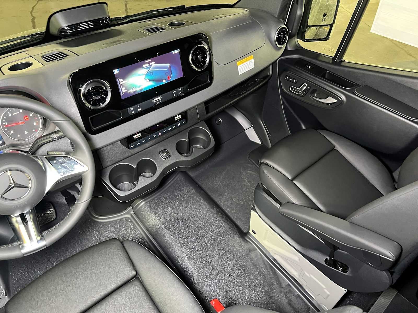 2026 Mercedes-Benz Sprinter Passenger 2500 Standard Roof I4 Diesel HO 144 AWD