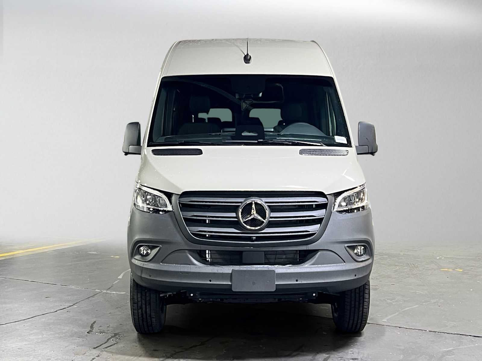 2026 Mercedes-Benz Sprinter Passenger 2500 Standard Roof I4 Diesel HO 144 AWD
