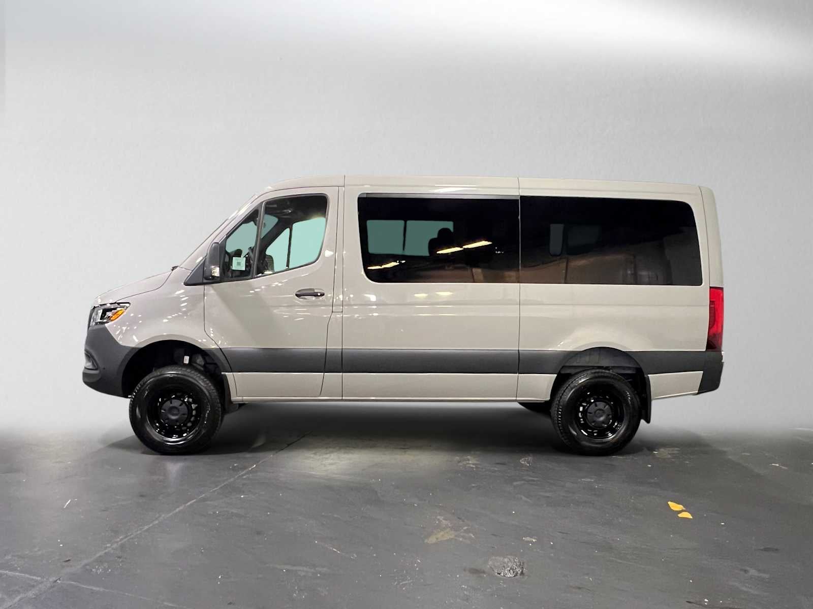2026 Mercedes-Benz Sprinter Passenger 2500 Standard Roof I4 Diesel HO 144 AWD