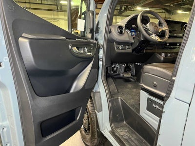 2026 Mercedes-Benz Sprinter Passenger 2500 Standard Roof I4 Diesel HO 144 AWD