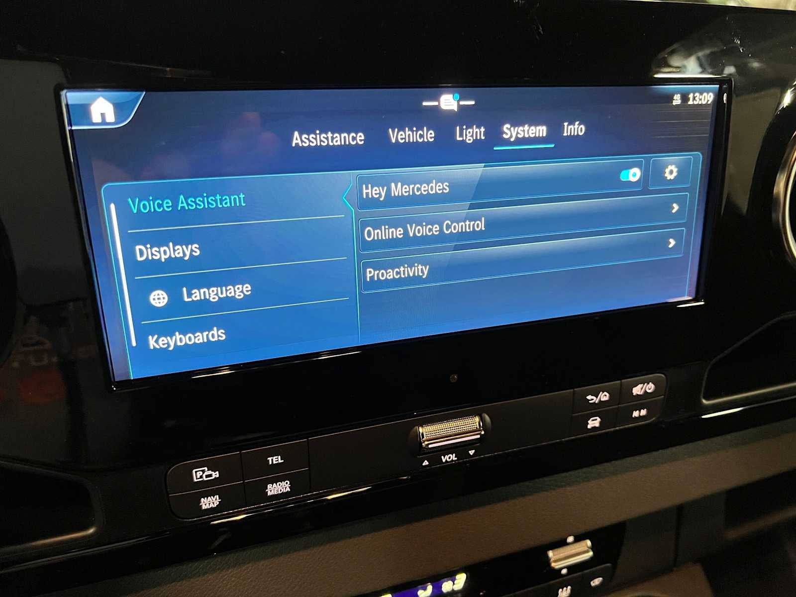 2026 Mercedes-Benz Sprinter Passenger 2500 Standard Roof I4 Diesel HO 144 AWD