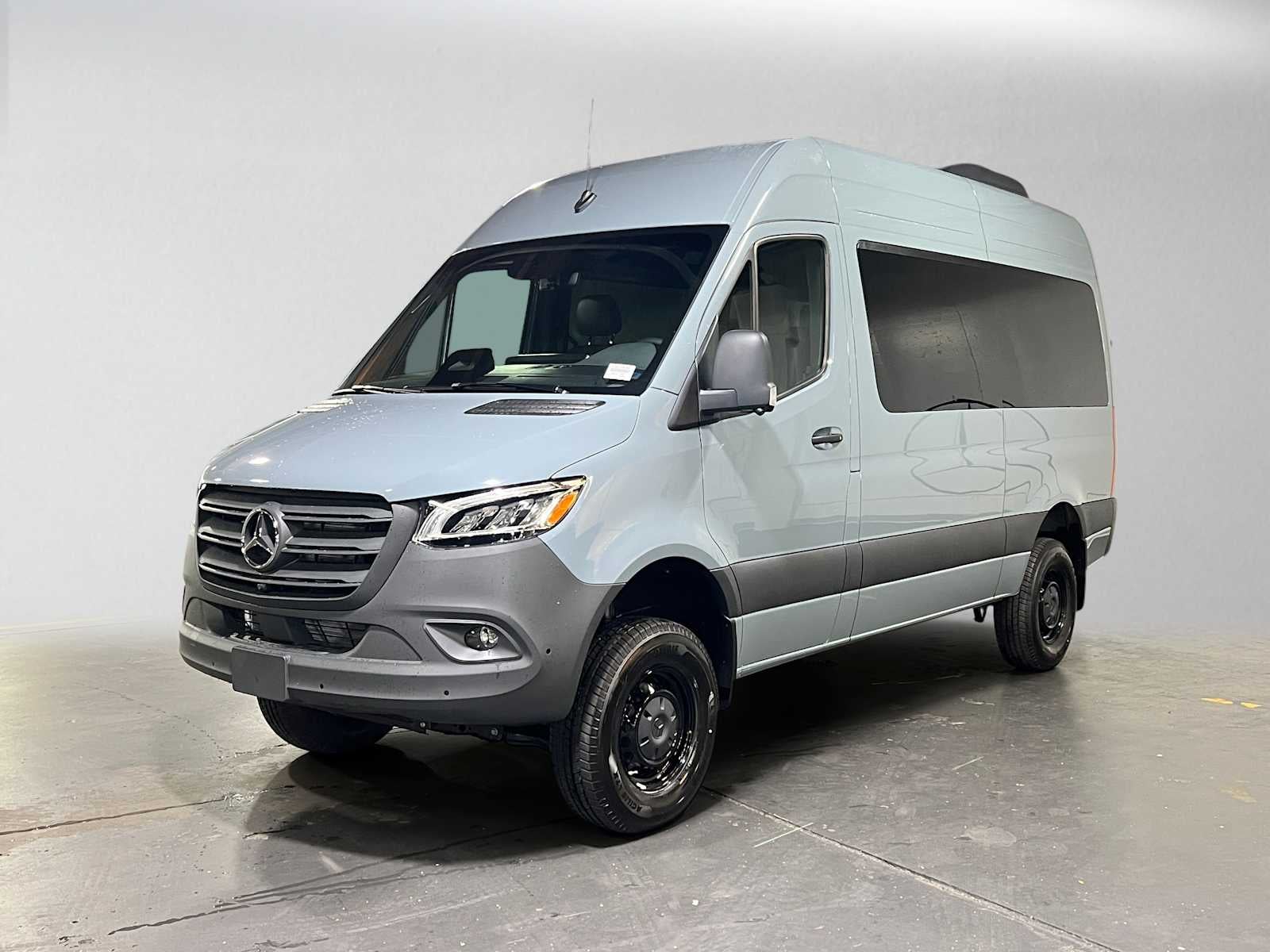 2026 Mercedes-Benz Sprinter Passenger 2500 Standard Roof I4 Diesel HO 144 AWD