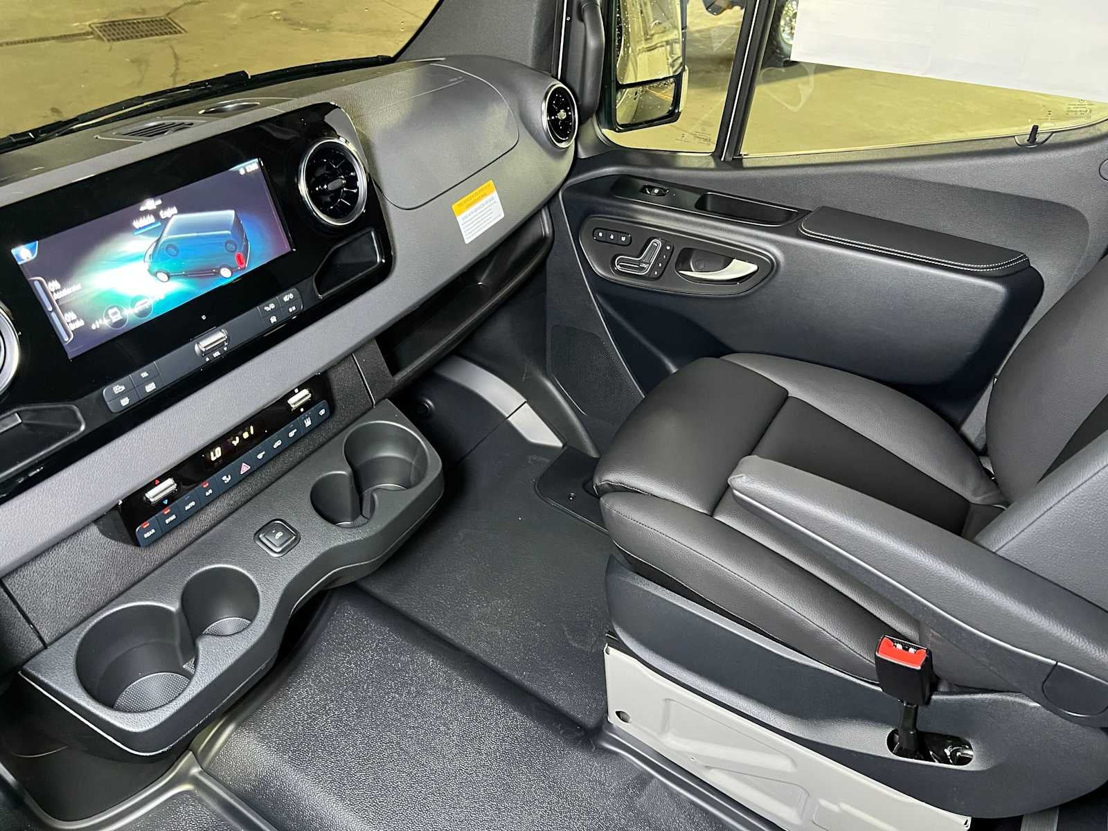 2026 Mercedes-Benz Sprinter Passenger 2500 Standard Roof I4 Diesel HO 144 AWD