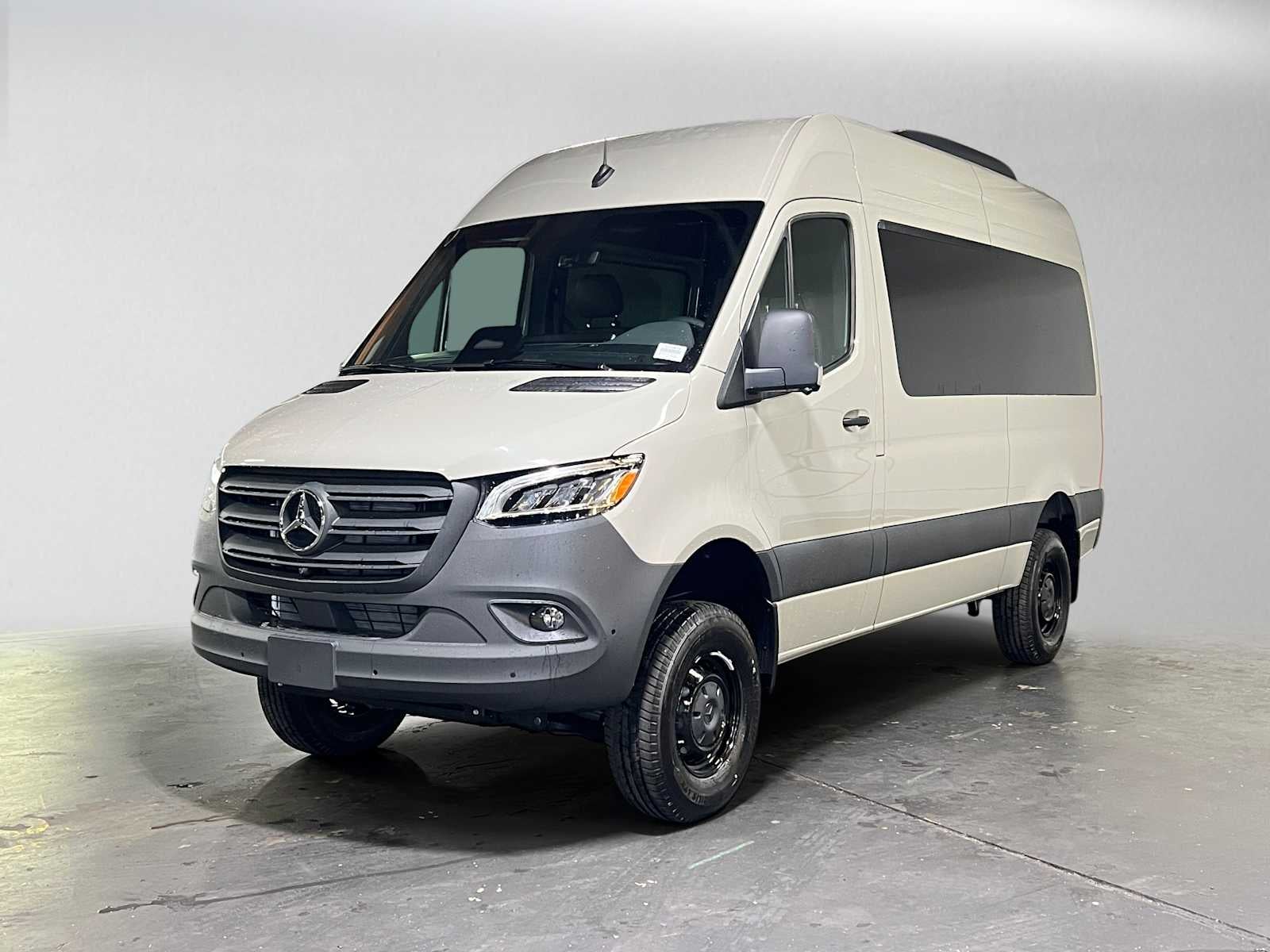 2026 Mercedes-Benz Sprinter Passenger 2500 Standard Roof I4 Diesel HO 144 AWD