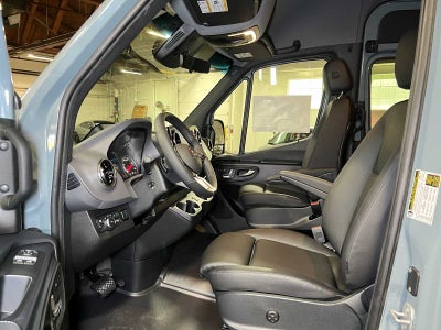 2026 Mercedes-Benz Sprinter Passenger 2500 Standard Roof I4 Diesel HO 144 AWD