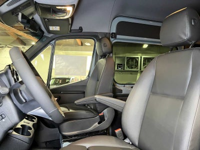 2026 Mercedes-Benz Sprinter Passenger 2500 Standard Roof I4 Diesel HO 144 AWD