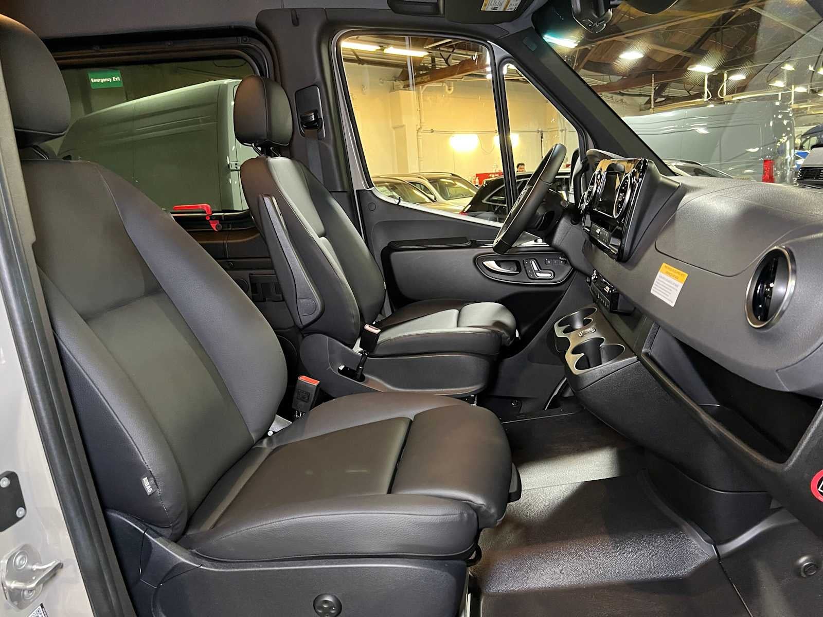 2026 Mercedes-Benz Sprinter Passenger 2500 Standard Roof I4 Diesel HO 144 AWD