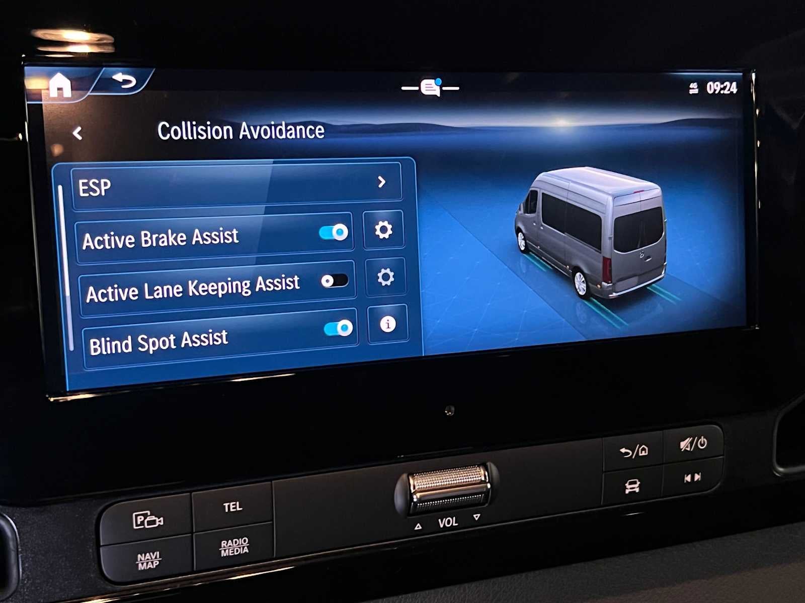 2026 Mercedes-Benz Sprinter Passenger 2500 Standard Roof I4 Diesel HO 144 AWD