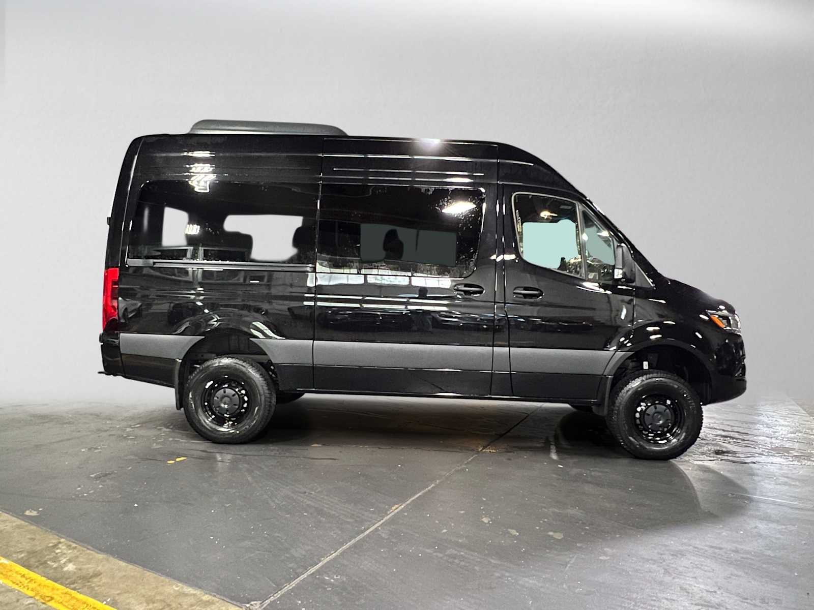 2026 Mercedes-Benz Sprinter Passenger Van 2500 Standard Roof I4 Diesel HO 144 AWD