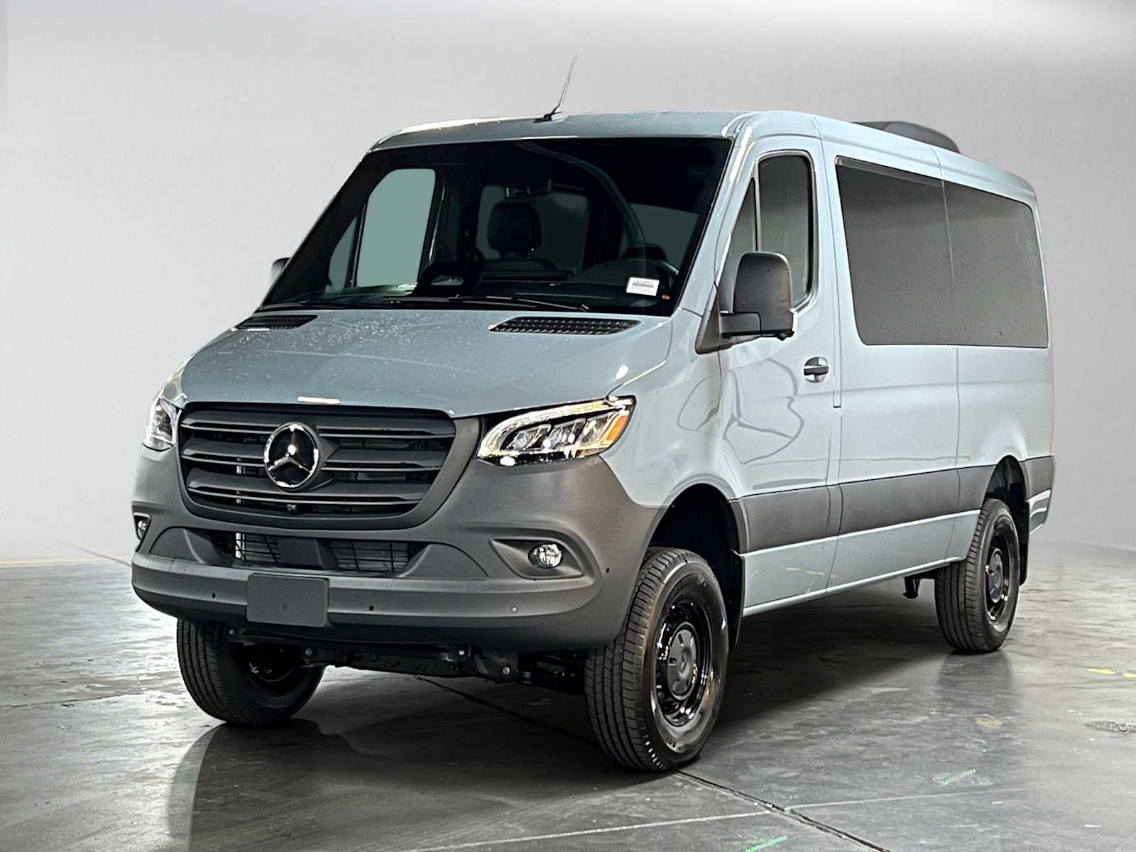 2026 Mercedes-Benz Sprinter Passenger Van 2500 Standard Roof I4 Diesel HO 144 AWD