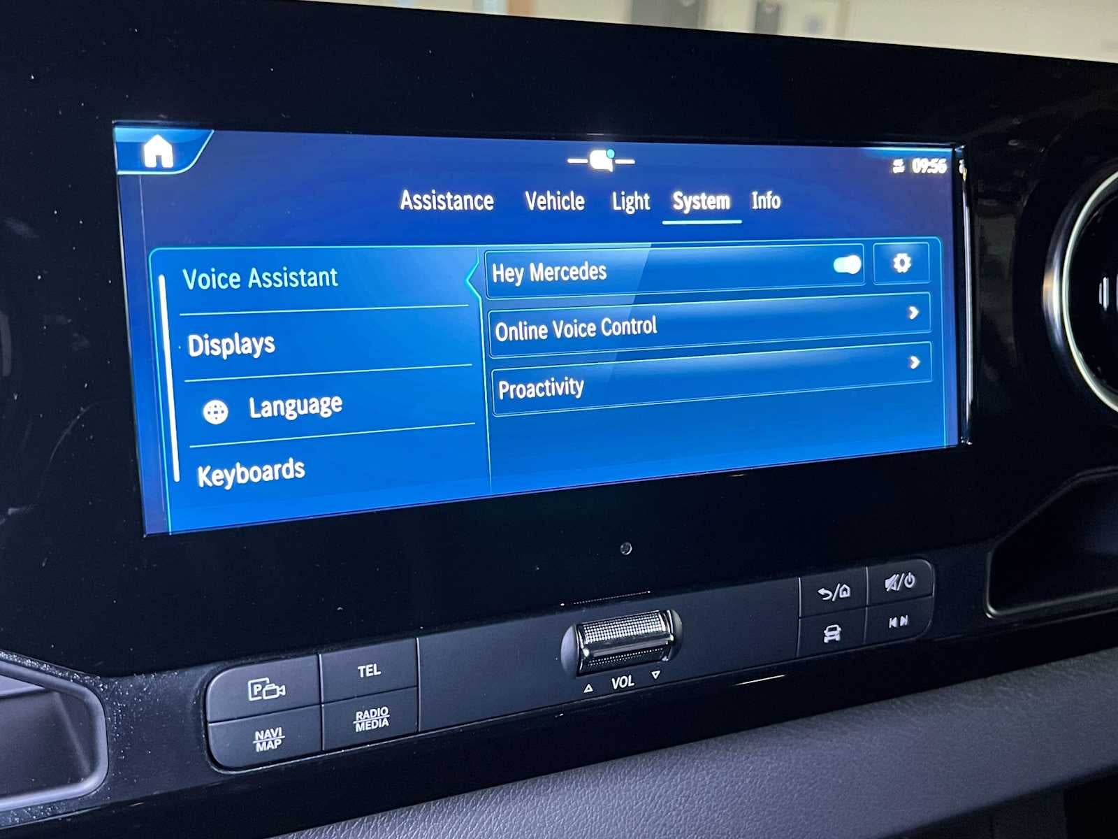 2026 Mercedes-Benz Sprinter Passenger 2500 Standard Roof I4 Diesel HO 144 AWD