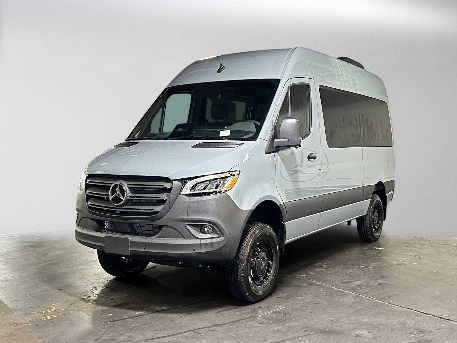 2026 Mercedes-Benz Sprinter Passenger 2500 Standard Roof I4 Diesel HO 144 AWD