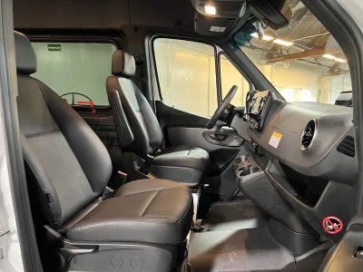 2025 Mercedes-Benz Sprinter Passenger Van 2500 Standard Roof I4 Diesel HO 144 AWD