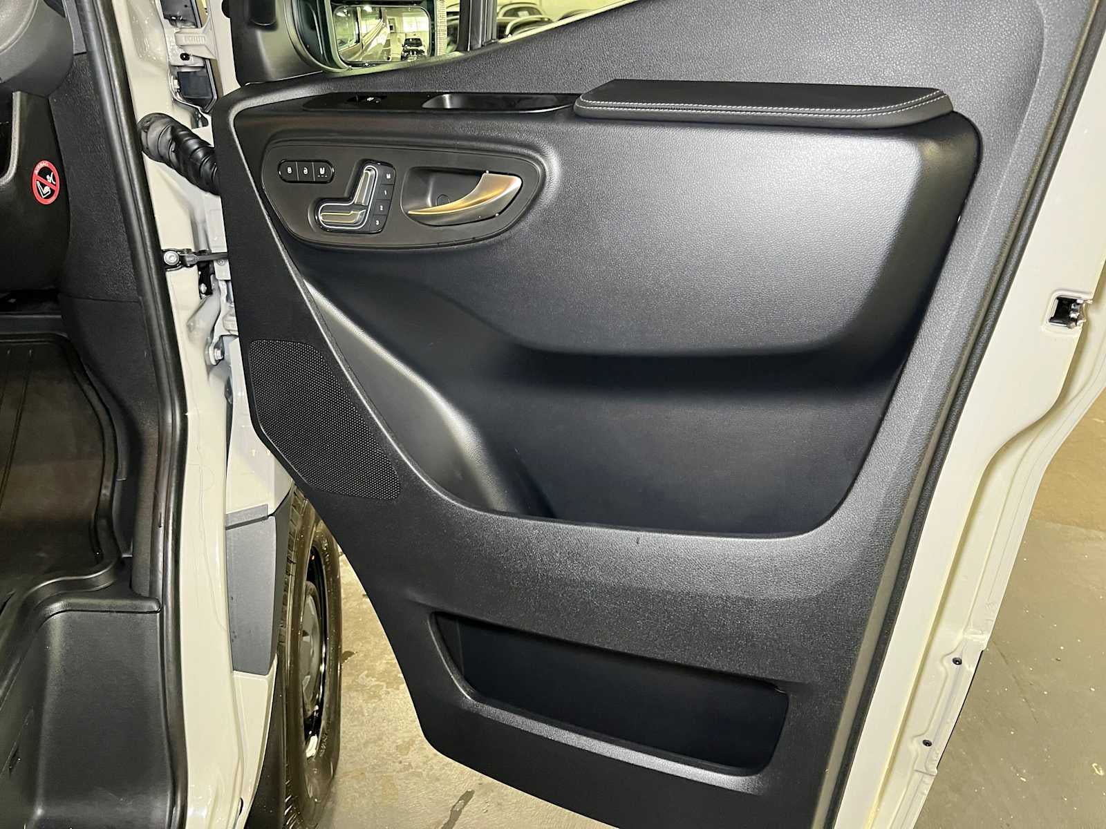 2026 Mercedes-Benz Sprinter Passenger 2500 Standard Roof I4 Diesel HO 144 AWD