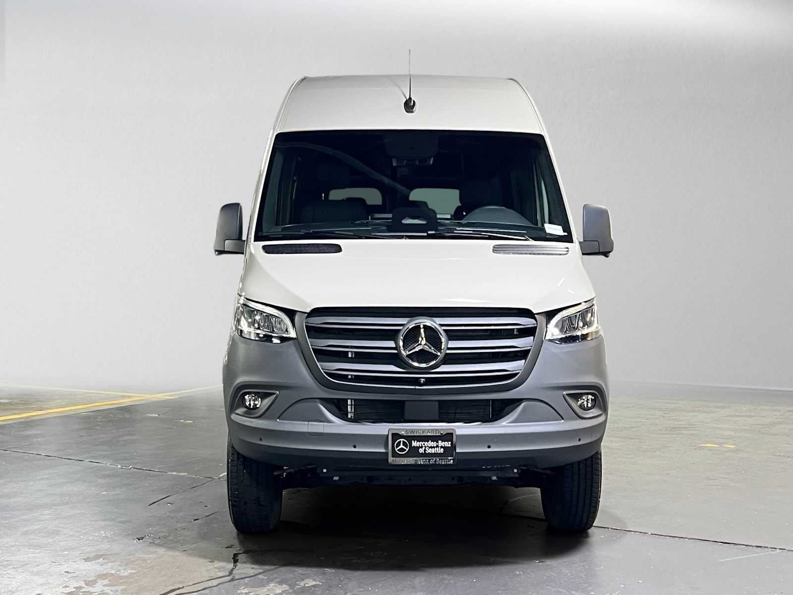 2026 Mercedes-Benz Sprinter Passenger 2500 Standard Roof I4 Diesel HO 144 AWD