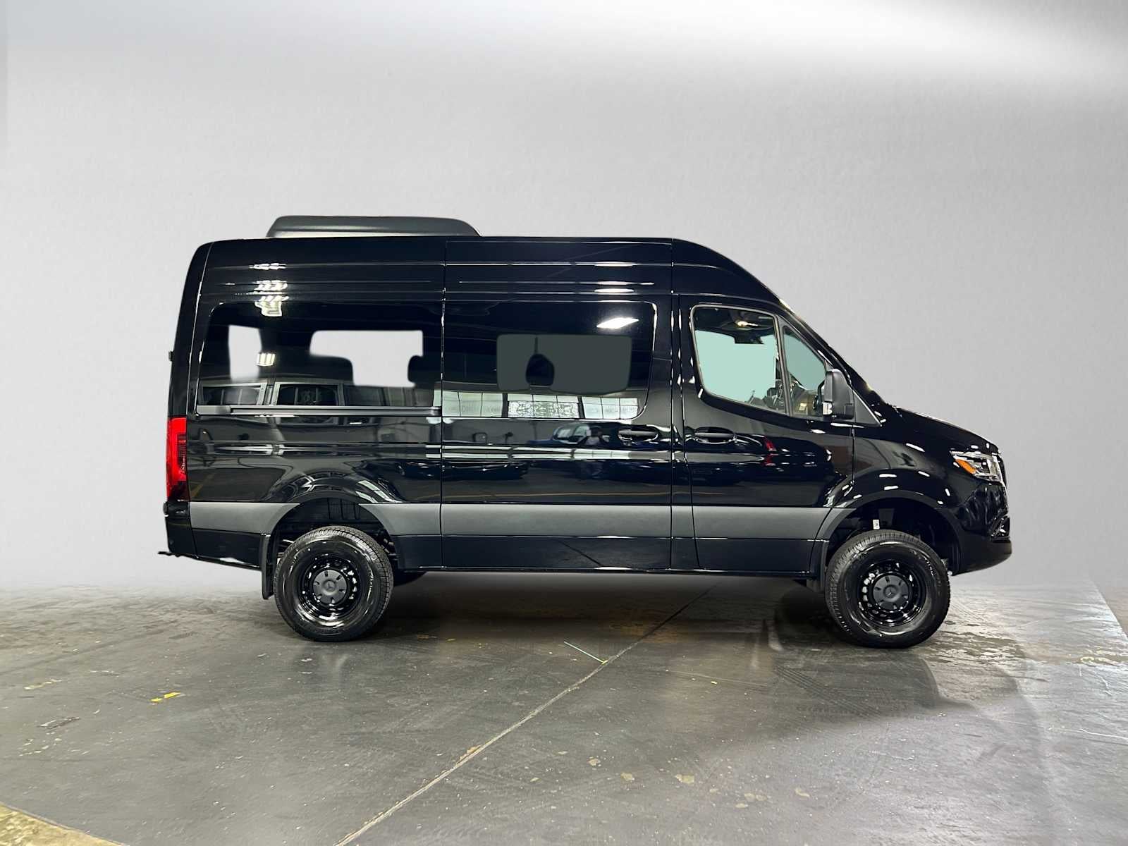 2026 Mercedes-Benz Sprinter Passenger 2500 Standard Roof I4 Diesel HO 144 AWD