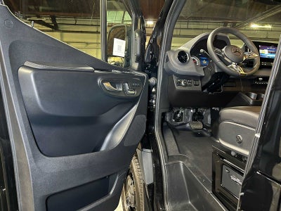 2026 Mercedes-Benz Sprinter Passenger 2500 Standard Roof I4 Diesel HO 144 AWD