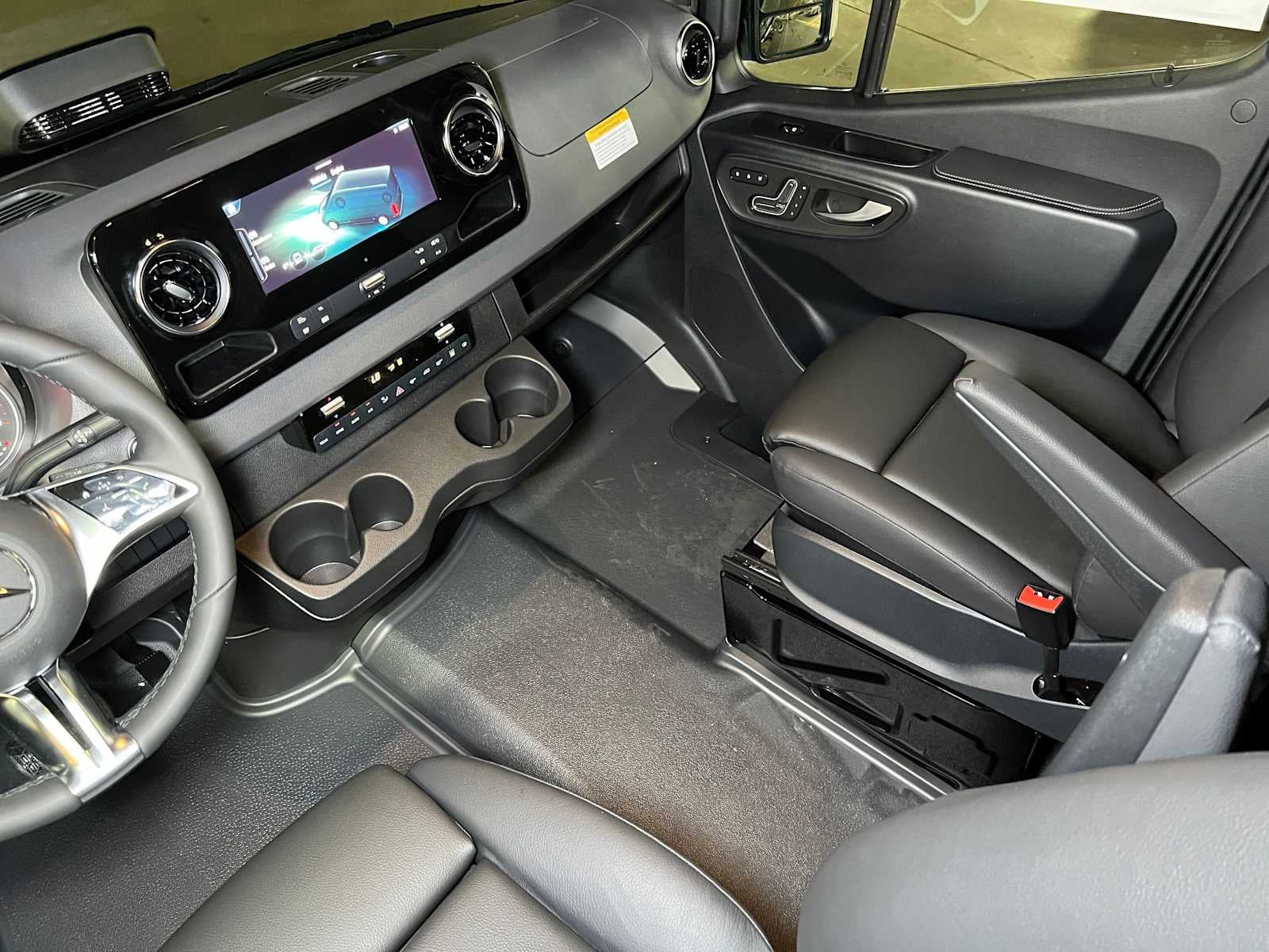 2026 Mercedes-Benz Sprinter Passenger 2500 Standard Roof I4 Diesel HO 144 AWD