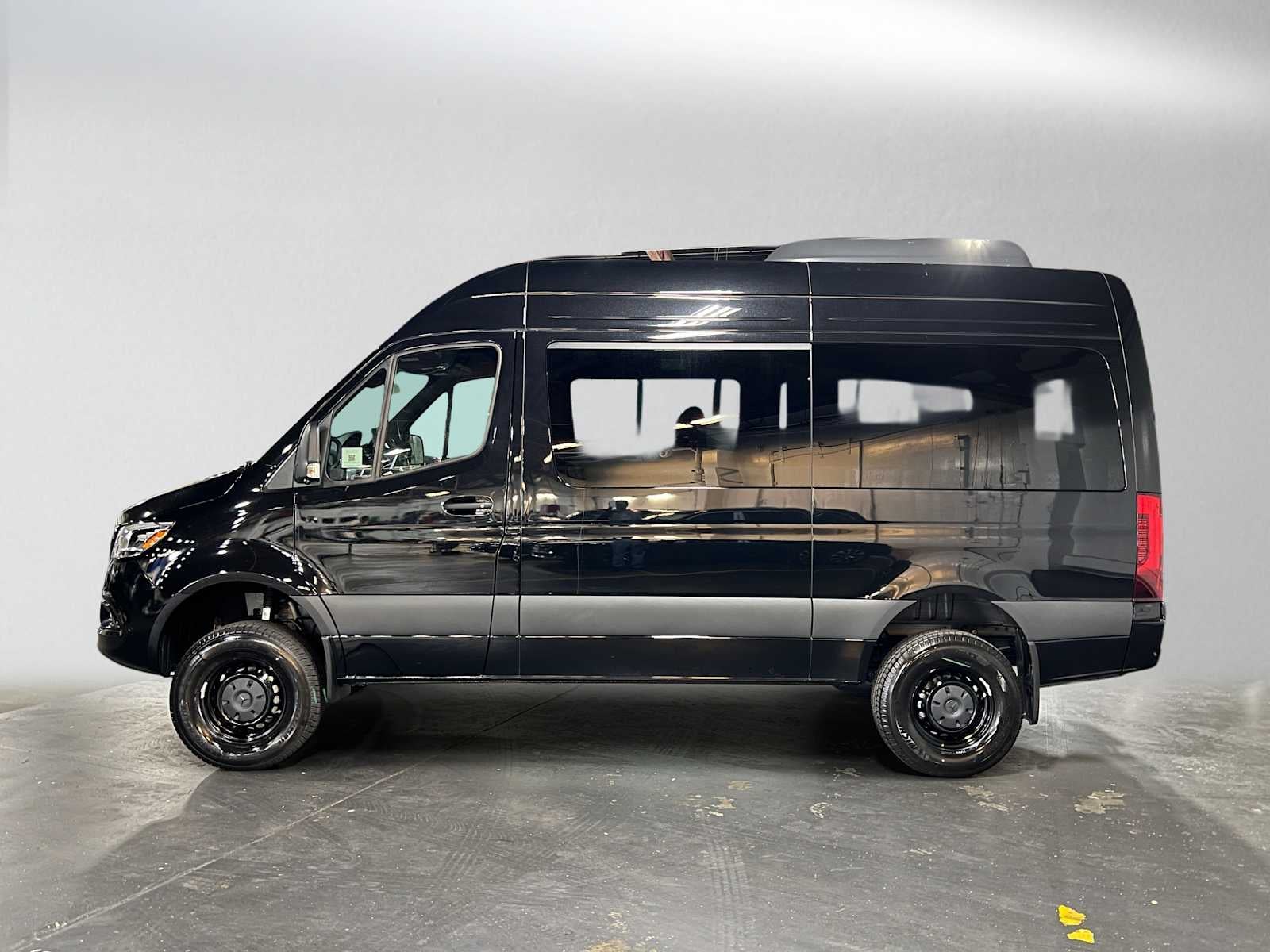 2026 Mercedes-Benz Sprinter Passenger 2500 Standard Roof I4 Diesel HO 144 AWD