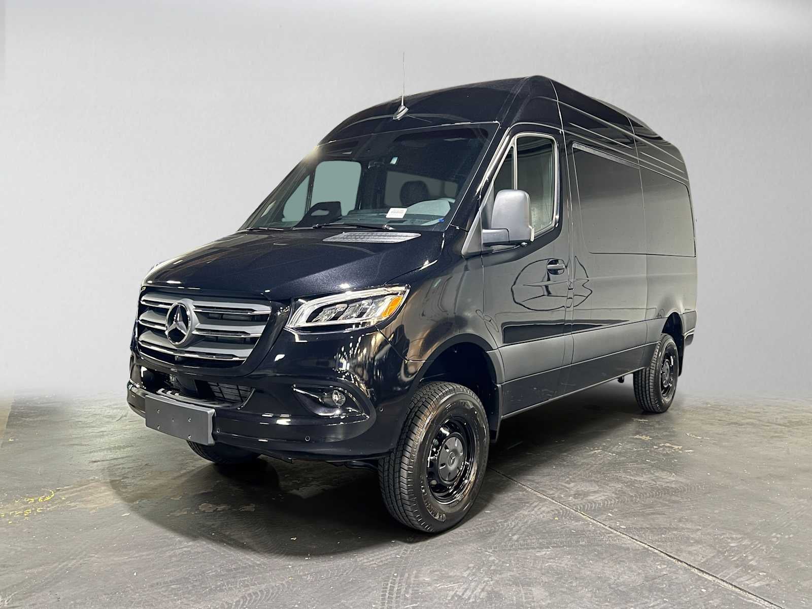 2026 Mercedes-Benz Sprinter Passenger 2500 Standard Roof I4 Diesel HO 144 AWD