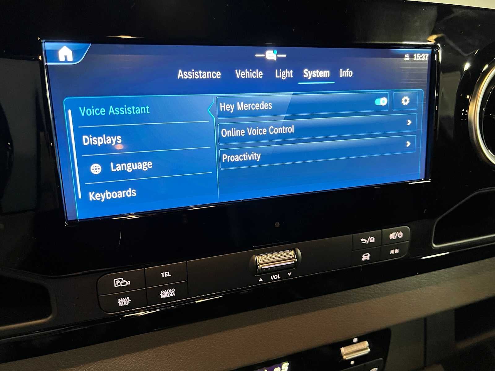 2026 Mercedes-Benz Sprinter Passenger 2500 Standard Roof I4 Diesel HO 144 AWD
