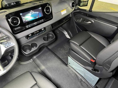 2026 Mercedes-Benz Sprinter Passenger 2500 Standard Roof I4 Diesel HO 144 AWD
