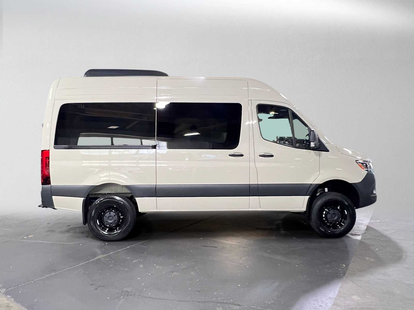 2026 Mercedes-Benz Sprinter Passenger 2500 Standard Roof I4 Diesel HO 144 AWD