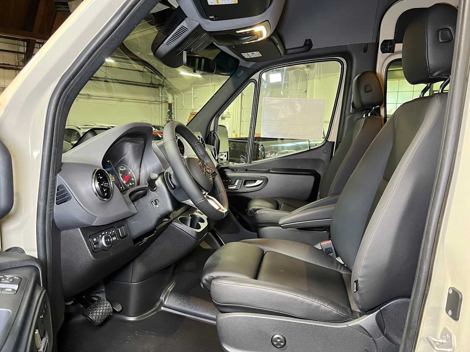 2026 Mercedes-Benz Sprinter Passenger 2500 Standard Roof I4 Diesel HO 144 AWD