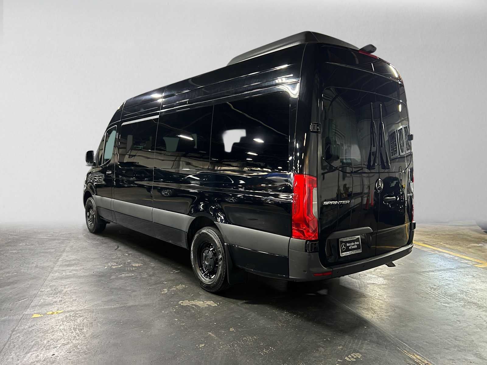 2024 Mercedes-Benz Sprinter Passenger Van 2500 High Roof I4 Diesel HO 170 RWD