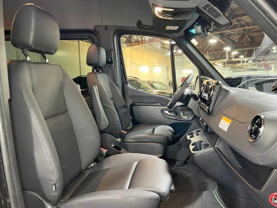 2026 Mercedes-Benz Sprinter Passenger Van 2500 High Roof I4 Diesel HO 170 RWD