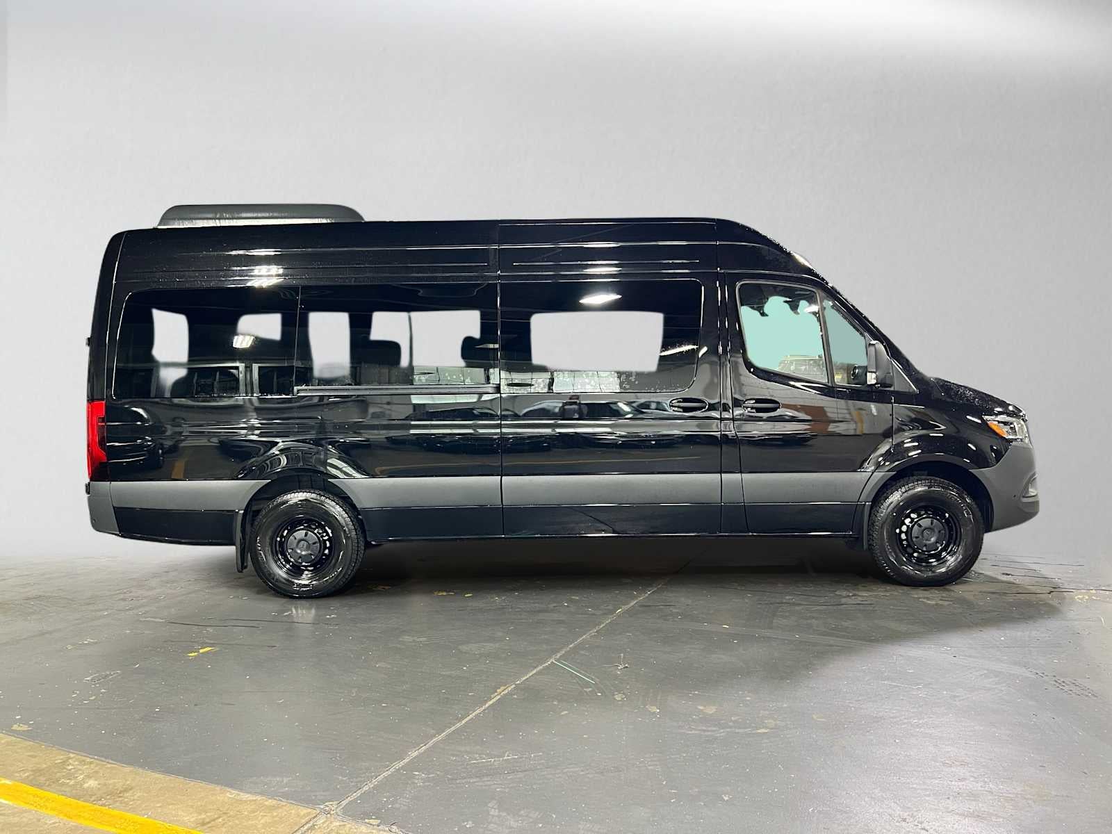 2026 Mercedes-Benz Sprinter Passenger Van 2500 High Roof I4 Diesel HO 170 RWD