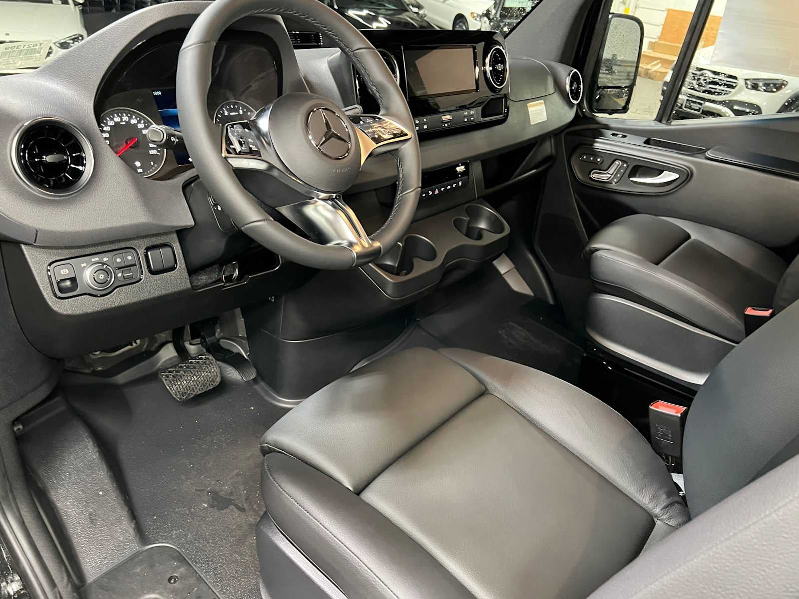 2026 Mercedes-Benz Sprinter Passenger Van 2500 High Roof I4 Diesel HO 170 RWD