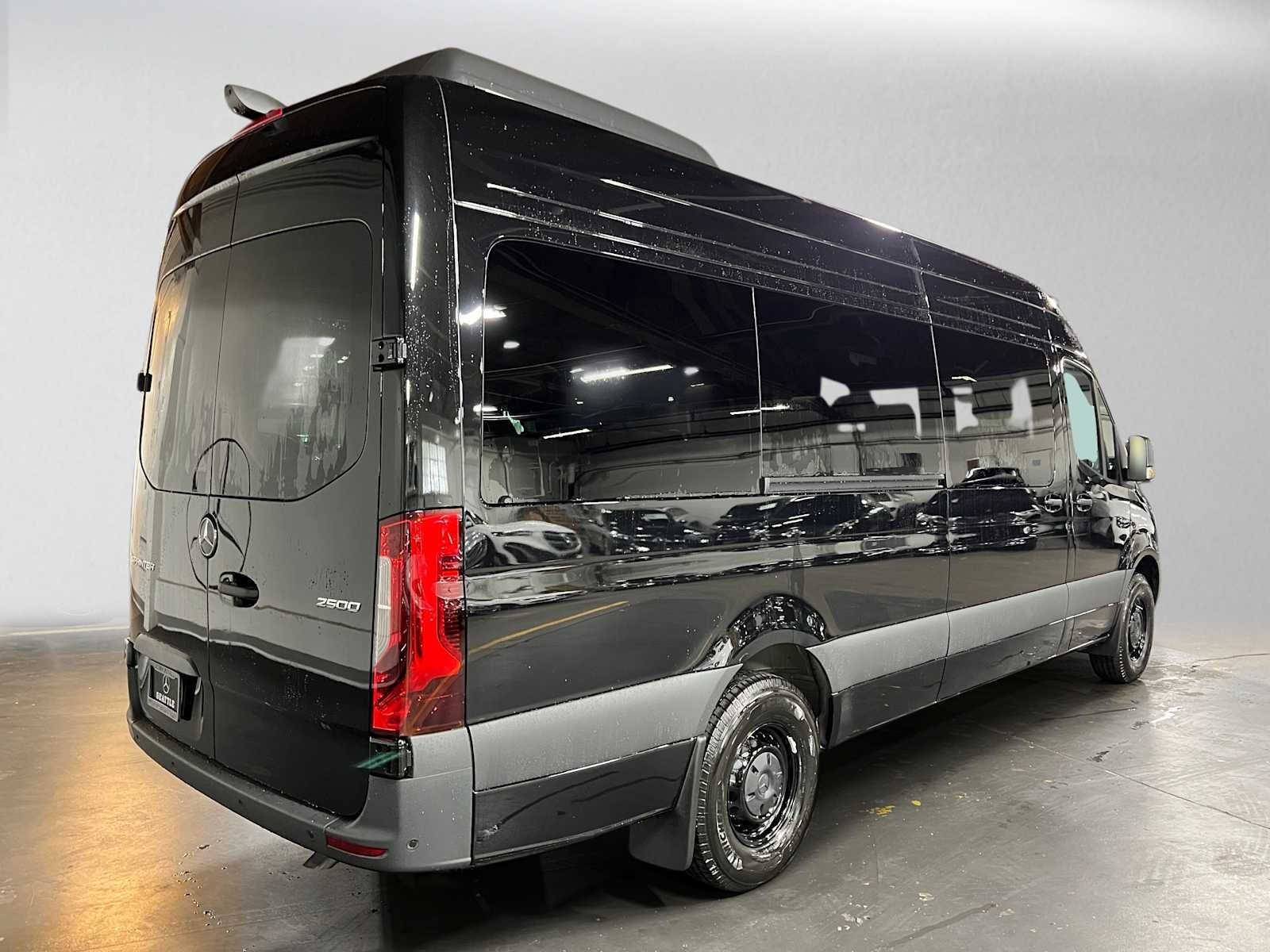 2026 Mercedes-Benz Sprinter Passenger Van 2500 High Roof I4 Diesel HO 170 RWD