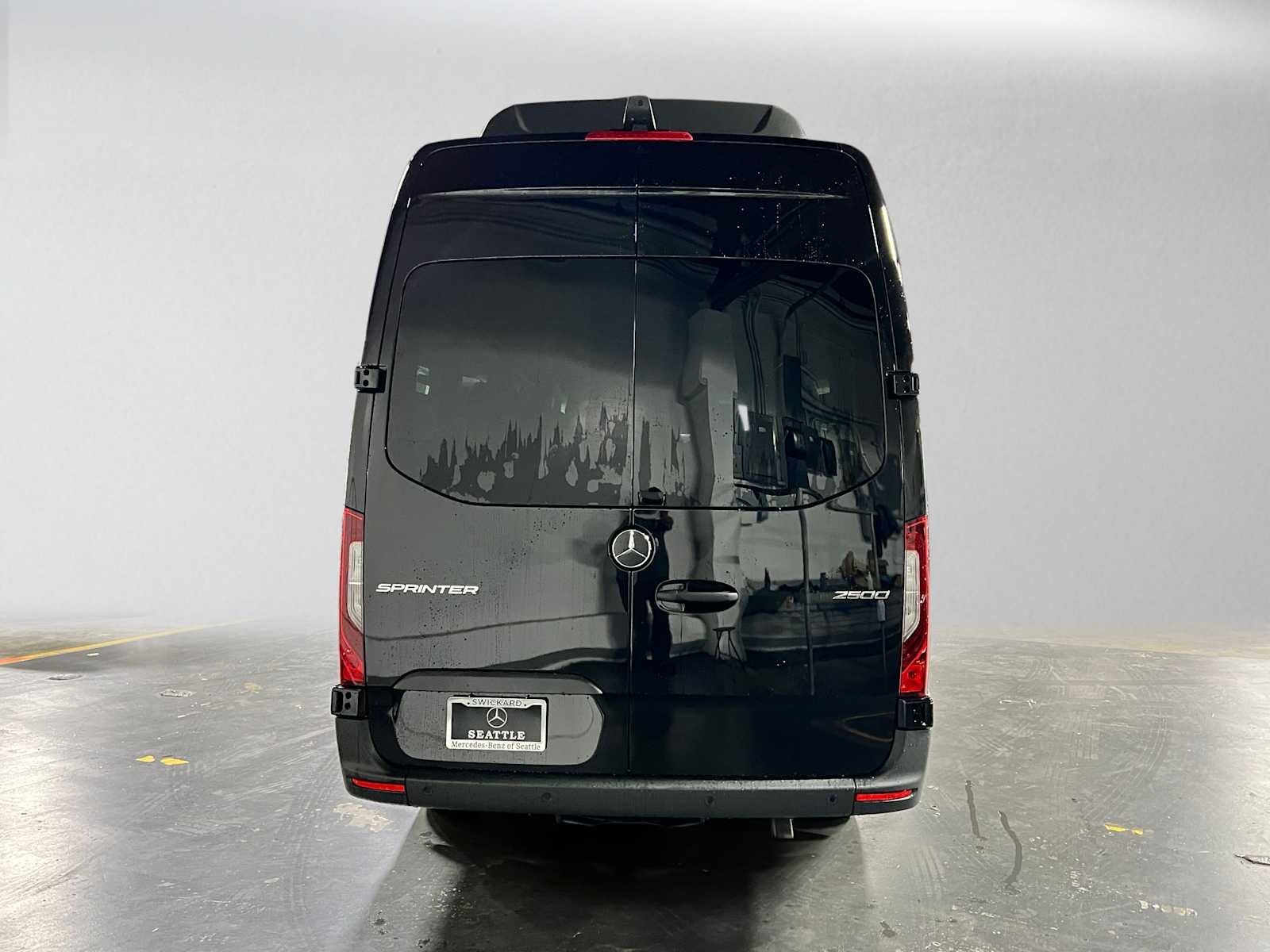 2026 Mercedes-Benz Sprinter Passenger Van 2500 High Roof I4 Diesel HO 170 RWD