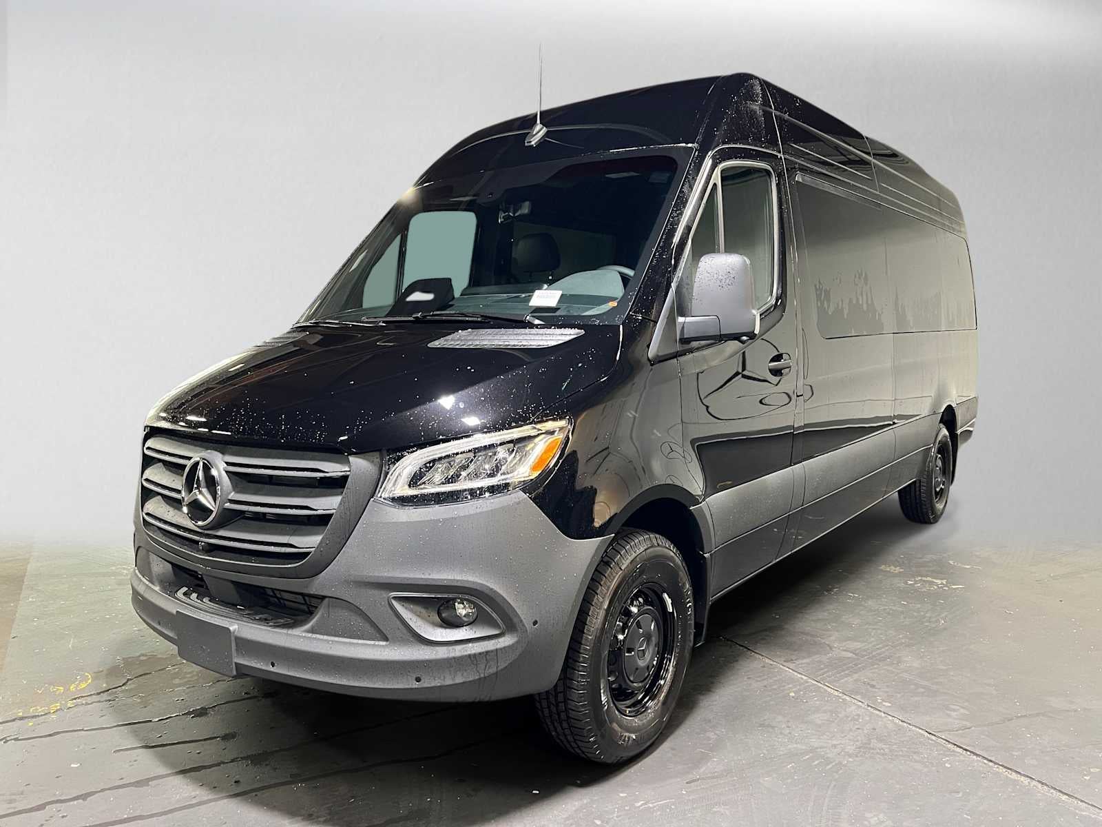 2026 Mercedes-Benz Sprinter Passenger Van 2500 High Roof I4 Diesel HO 170 RWD