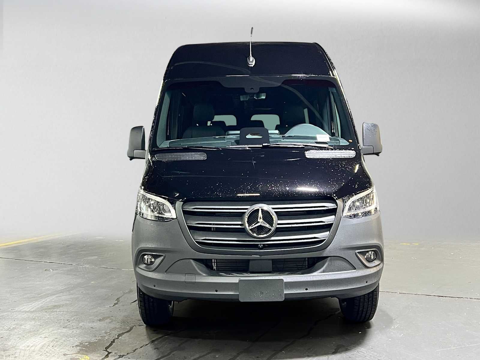 2026 Mercedes-Benz Sprinter Passenger Van 2500 High Roof I4 Diesel HO 170 RWD