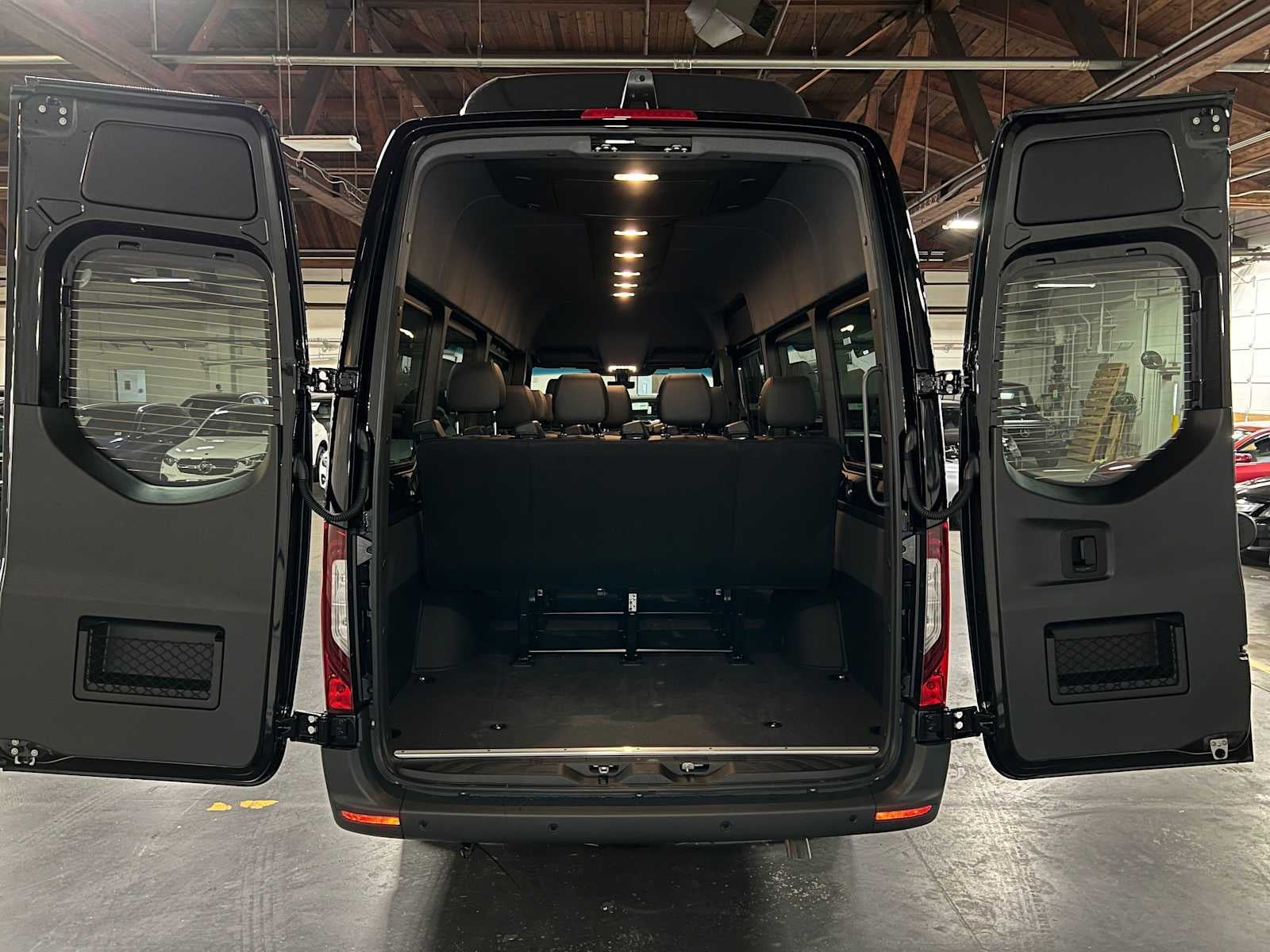 2026 Mercedes-Benz Sprinter Passenger Van 2500 High Roof I4 Diesel HO 170 RWD