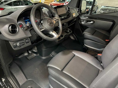 2026 Mercedes-Benz Sprinter Passenger Van 2500 High Roof I4 Diesel HO 170 RWD